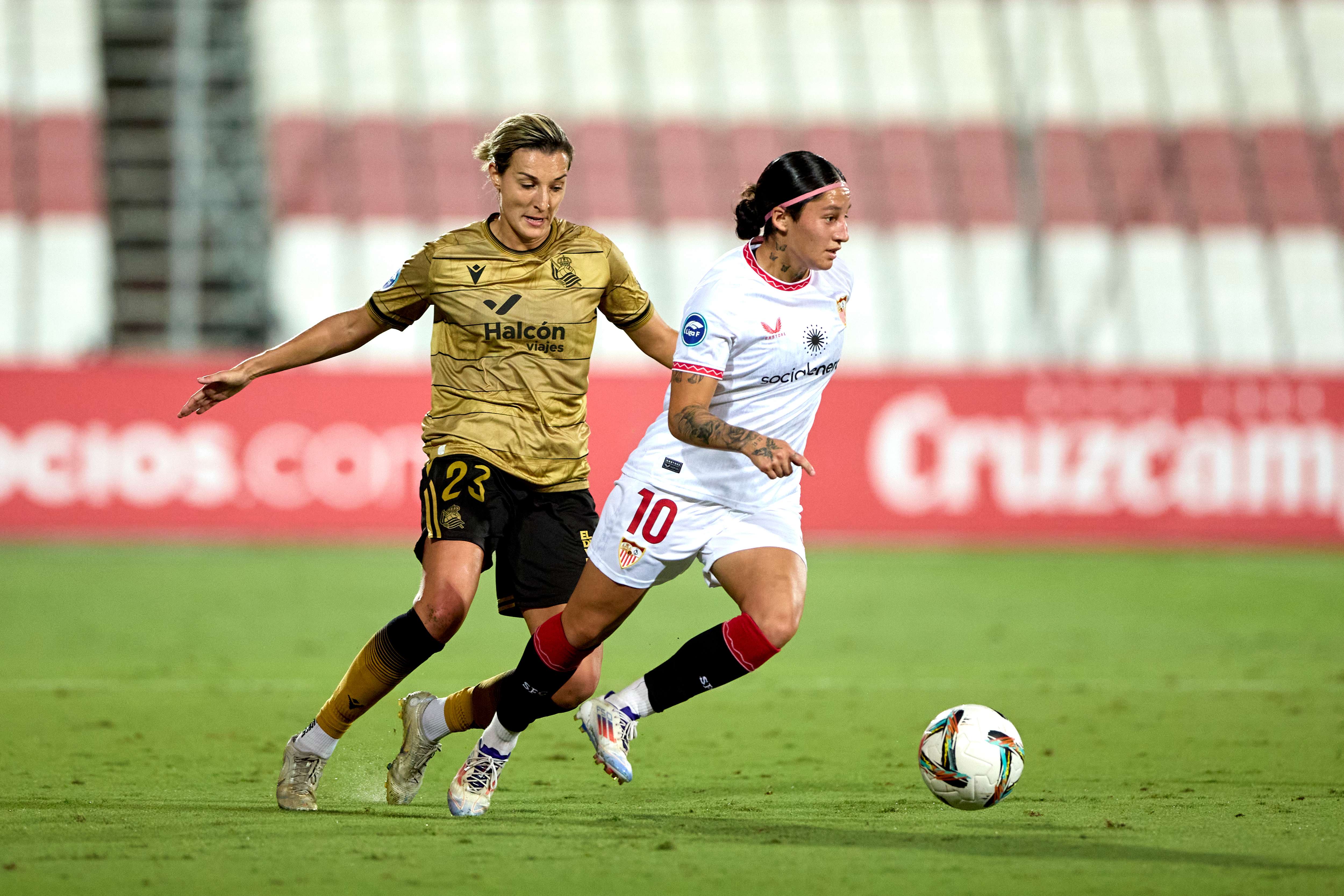 Millaray Cortes of Sevilla FC, Claire Lavogez of Real Sociedad0031